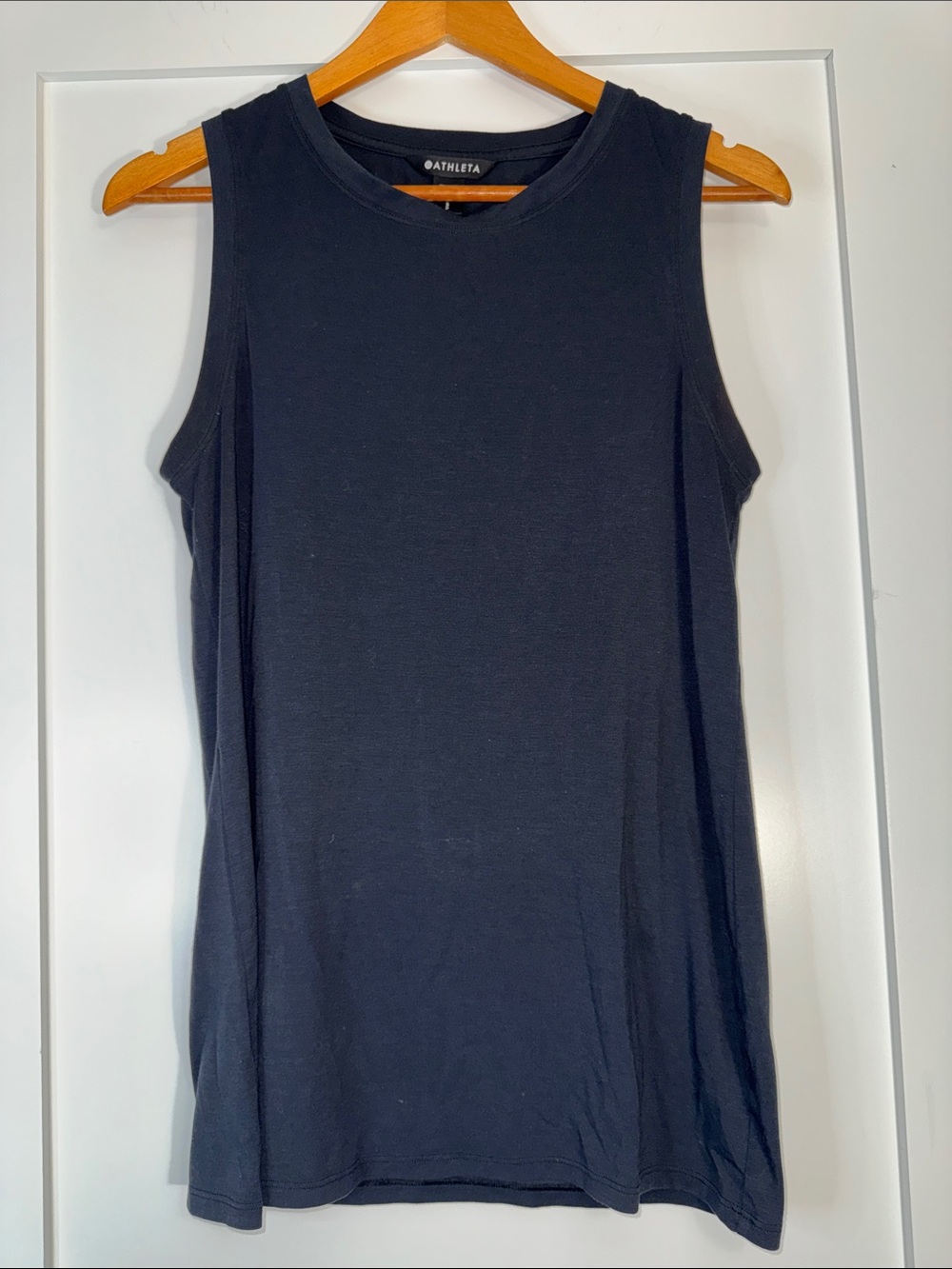 Athleta Black Crew Neck Muscle Tank Sz Small atheleisure activewear flowy